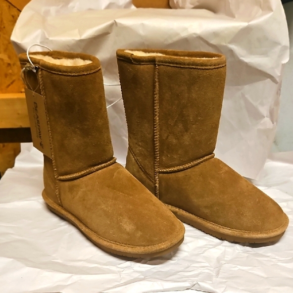 BearPaw Shoes - NWT BearPaw Tan Suede Mid Calf Boots Womens Size 7